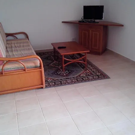 1 Bed Flat - Sleeps 2 - Parking - Wifi * 阿尔布费拉