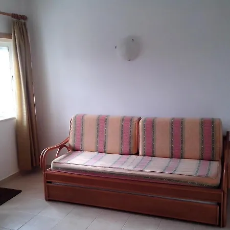 Apartment 1 Bed Flat - Sleeps 2 - Parking - Wifi *