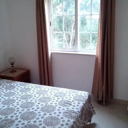 Apartment 1 Bed Flat - Sleeps 2 - Parking - Wifi