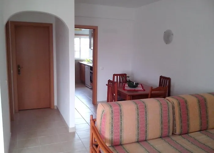 1 Bed Flat - Sleeps 2 - Parking - Wifi Apartamento Albufeira