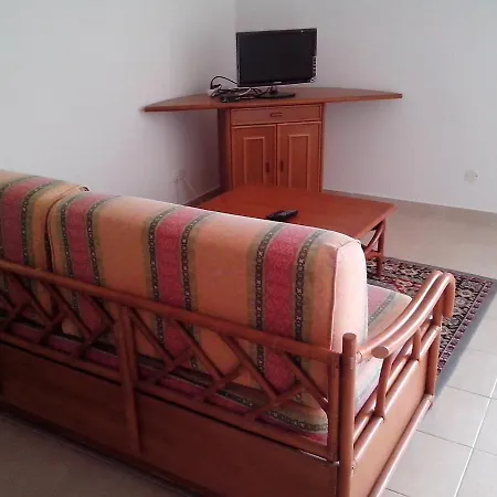 Apartment Captivating 1-bed In Olhos De Agua