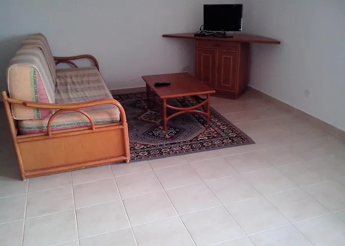 1 Bed Flat - Sleeps 2 - Parking - Wifi * Albufeira