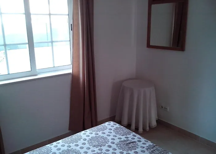 1 Bed Flat - Sleeps 2 - Parking - Wifi Appartement