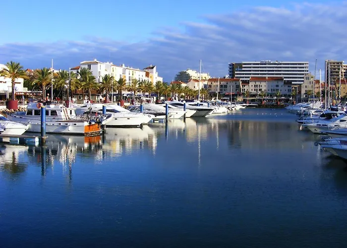 1 Bed Flat - Sleeps 2 - Parking - Wifi