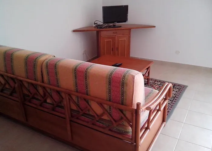 Apartment 1 Bed Flat - Sleeps 2 - Parking - Wifi
