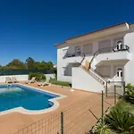 1 Bed Flat - Sleeps 2 - Parking - Wifi Apartment